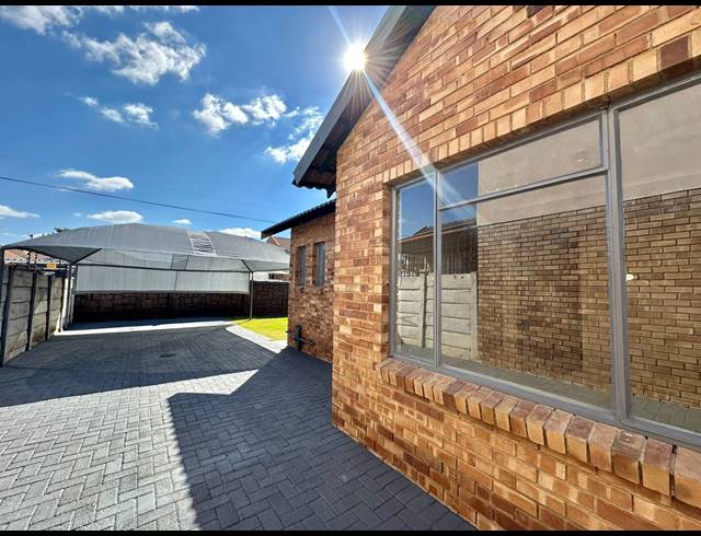 3 BEDROOM HOUSE FOR SALE IN IVY PARK